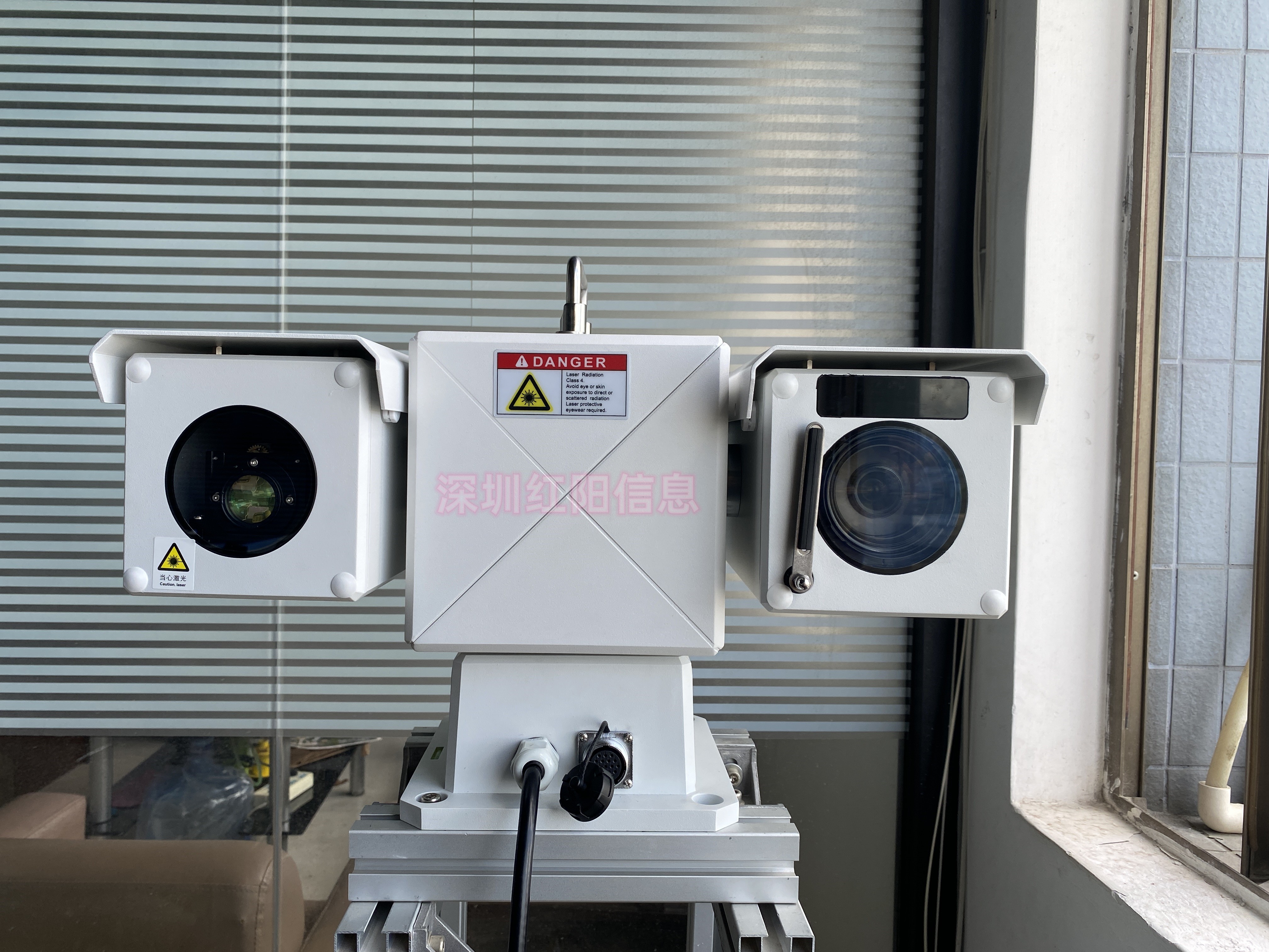 800萬(wàn)像素激光夜視攝像機(jī) 圖片關(guān)鍵詞